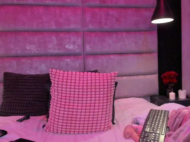 MeganMonroee's BongaCams show and profile