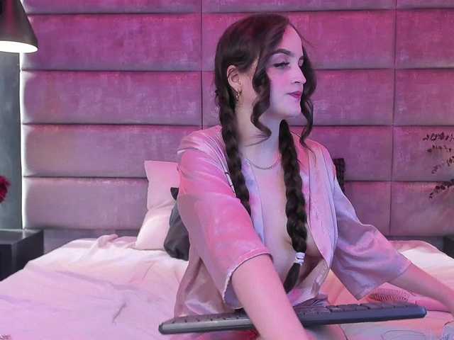 MeganMonroee's BongaCams show and profile