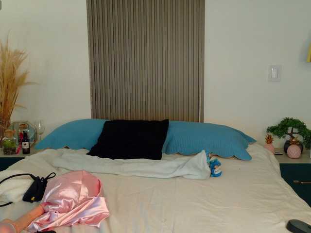 MeganMonroee's BongaCams show and profile