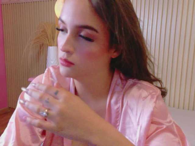 MeganMonroee's BongaCams show and profile