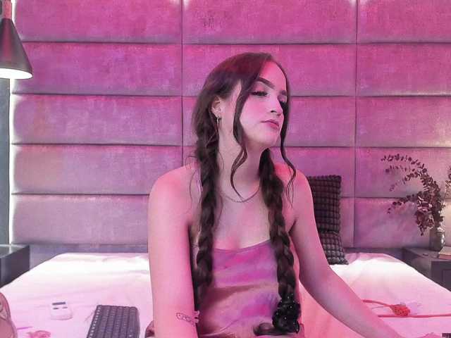 MeganMonroee's BongaCams show and profile