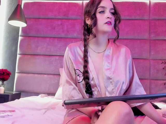 MeganMonroee's BongaCams show and profile