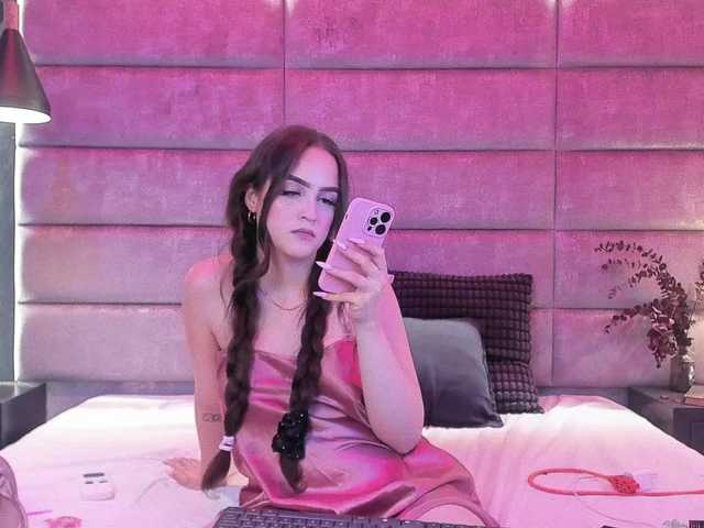 MeganMonroee's BongaCams show and profile