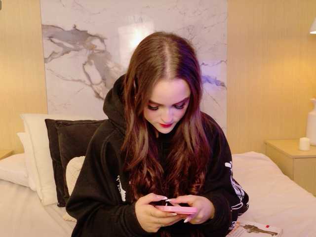 MeganMonroee's BongaCams show and profile