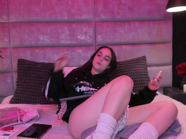 MeganMonroee's BongaCams show and profile