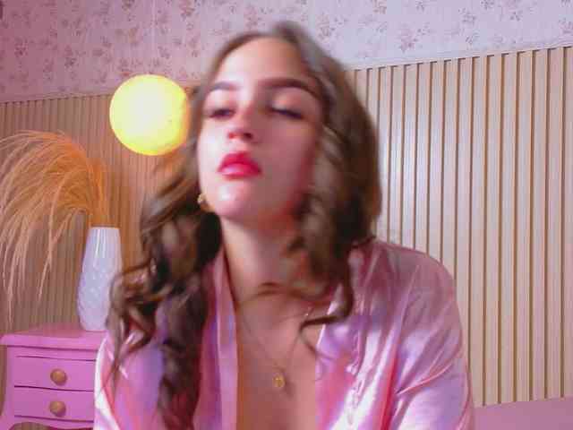 MeganMonroee MeganMonroee