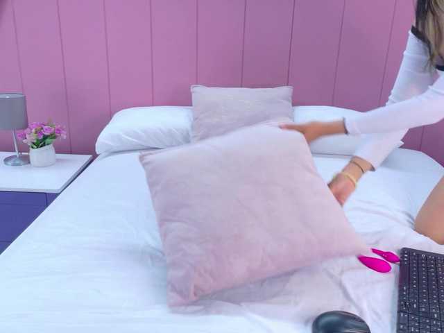 AmyJoness1's BongaCams show and profile