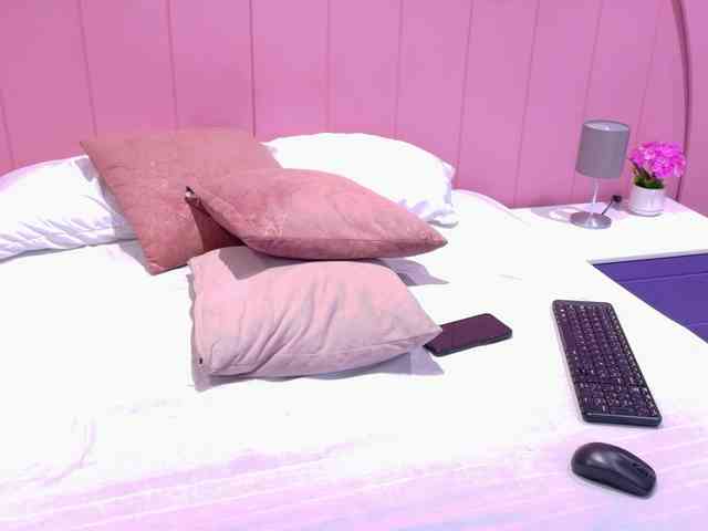 AmyJoness1 Live Webcam on BongaCams