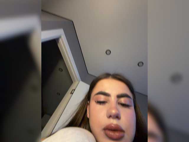 VikaAndMilana's BongaCams show and profile