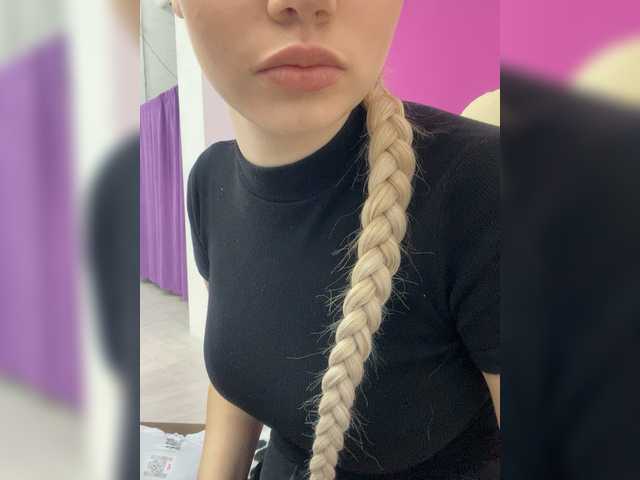 VikaAndMilana webcam