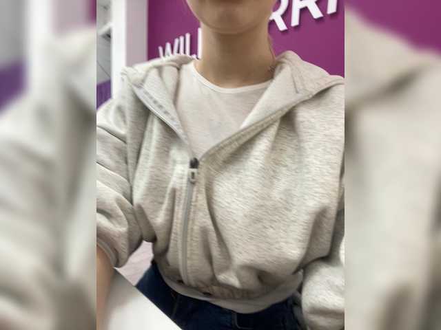 VikaAndMilana – webcam model profile photo