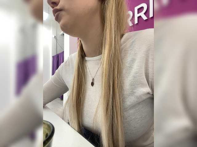 VikaAndMilana – webcam model profile photo