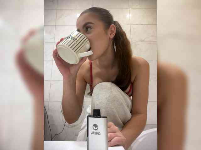 VikaAndMilana webcam