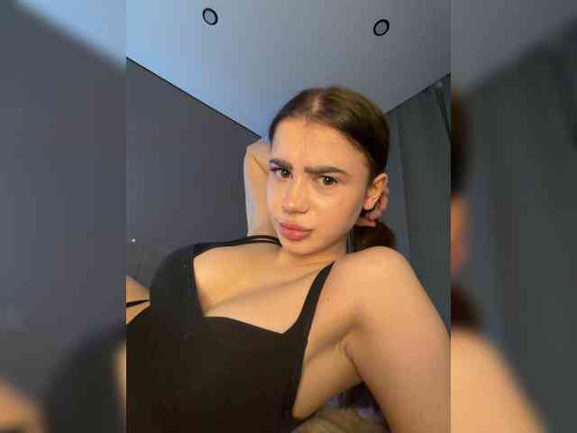 VikaAndMilana Live Webcam on BongaCams