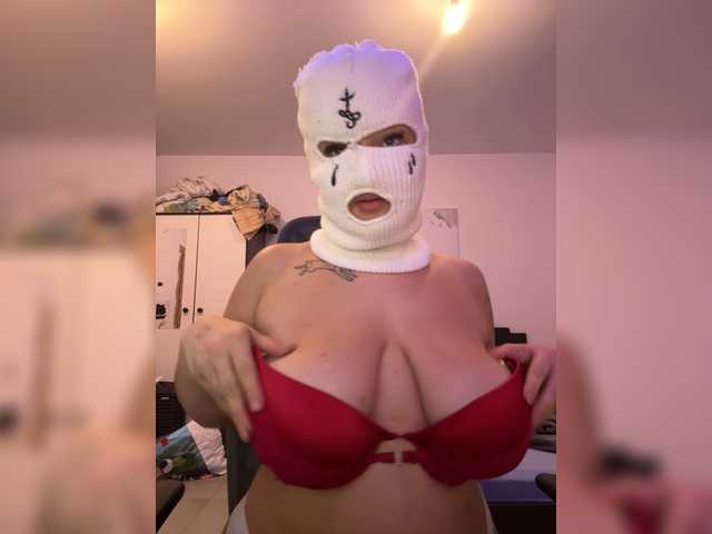 blacktana Live Cam on BongaCams and RICams