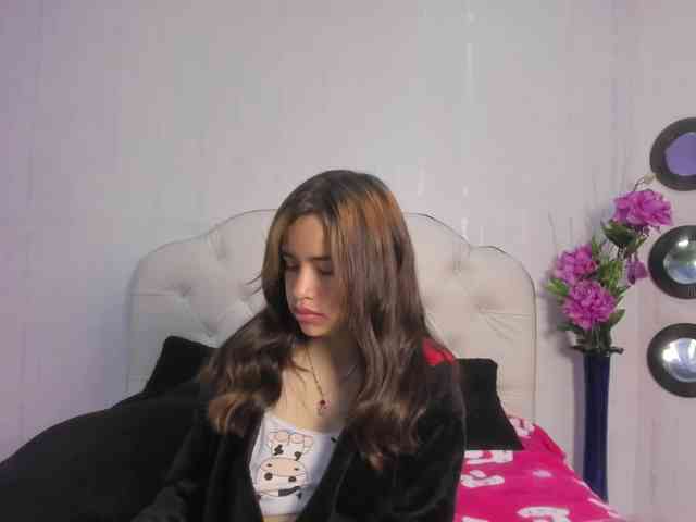 Hot-Barbie-Poku webcam