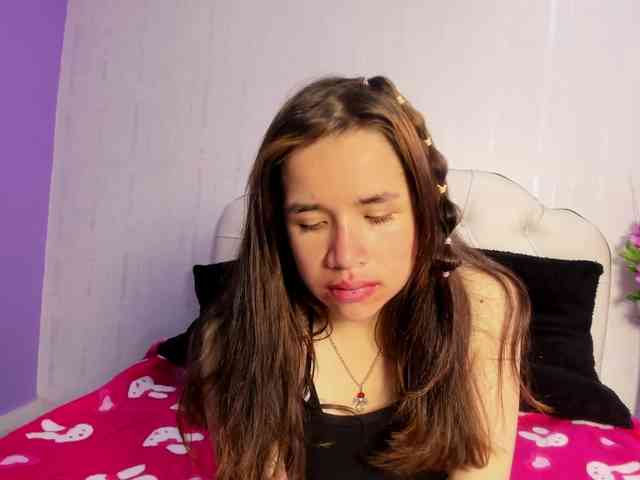 Hot-Barbie-Poku webcam