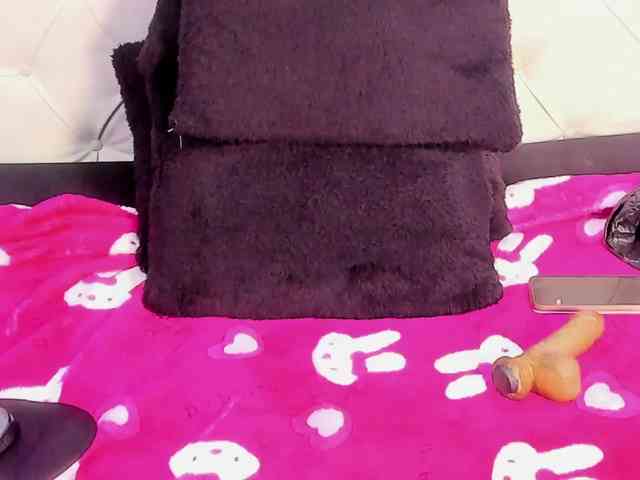 Hot-Barbie-Poku webcam