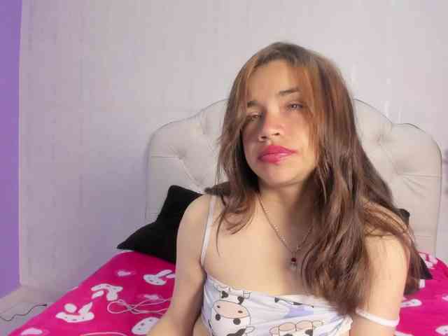 Hot-Barbie-Poku webcam