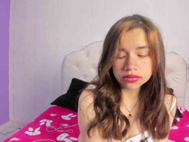 Hot-Barbie-Poku webcam