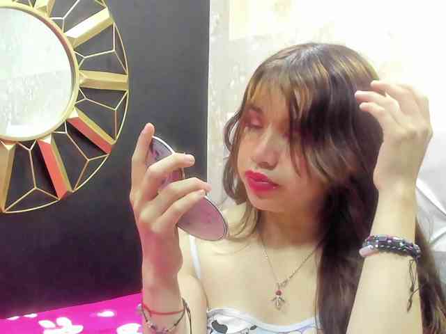 Hot-Barbie-Poku webcam