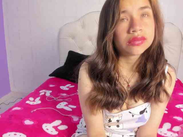 Hot-Barbie-Poku webcam