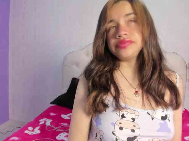 Hot-Barbie-Poku webcam