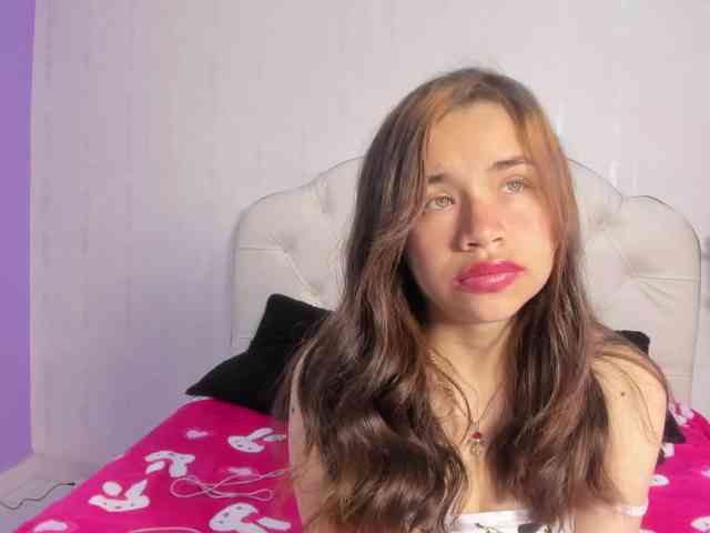 Hot-Barbie-Poku webcam