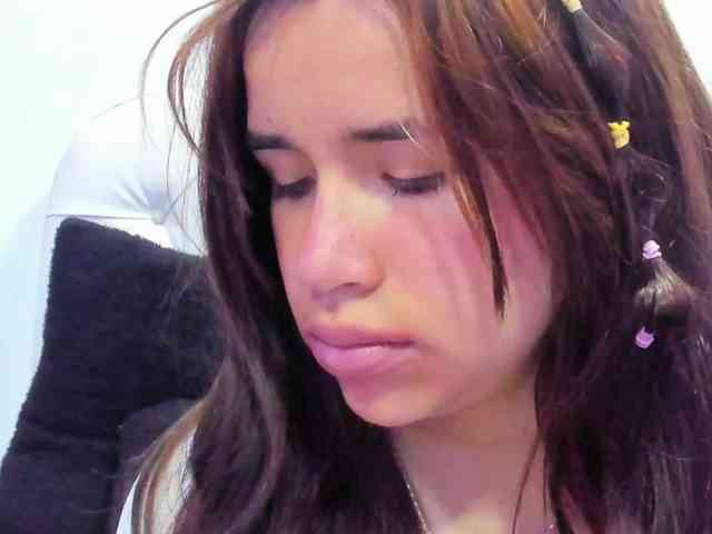 Hot-Barbie-Poku webcam