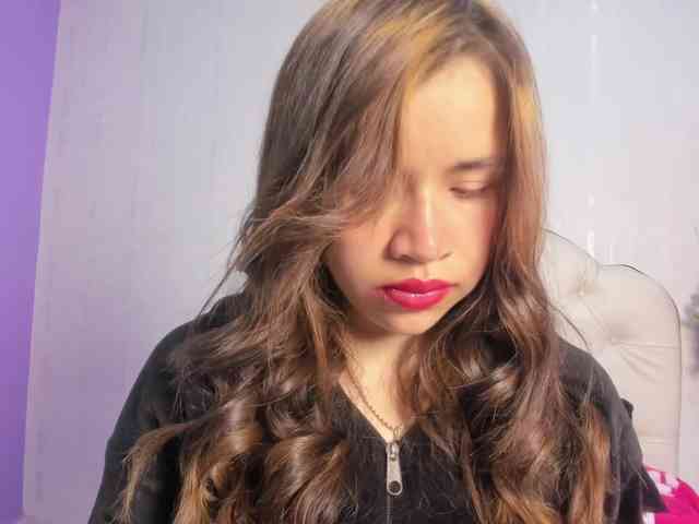 Hot-Barbie-Poku webcam