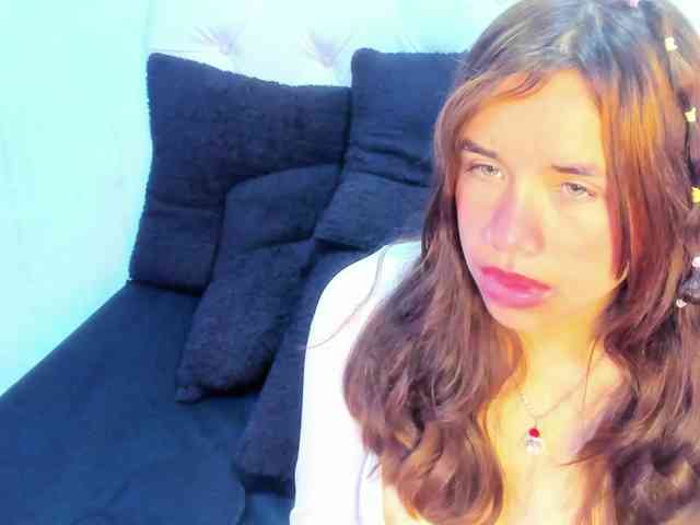 Hot-Barbie-Poku webcam