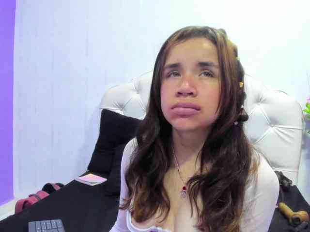 Hot-Barbie-Poku webcam