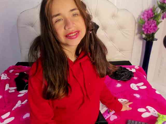 Hot-Barbie-Poku webcam