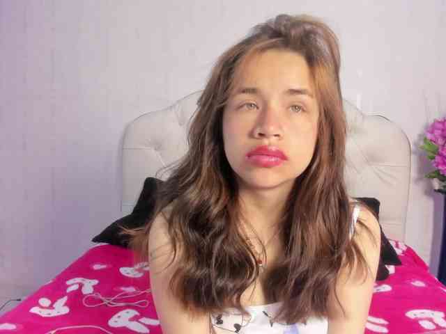 Hot-Barbie-Poku webcam