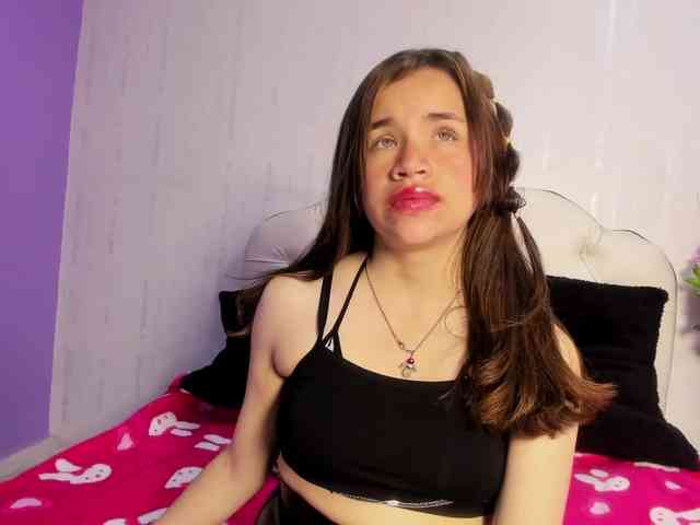 Hot-Barbie-Poku webcam