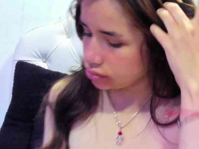 Hot-Barbie-Poku webcam