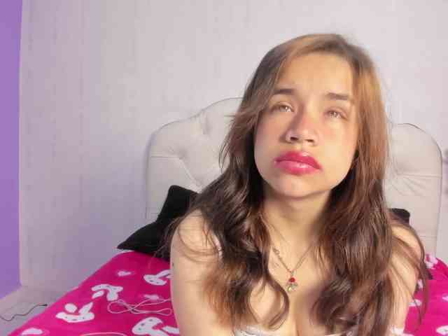 Hot-Barbie-Poku webcam