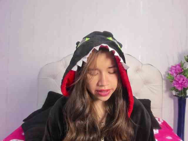 Hot-Barbie-Poku webcam