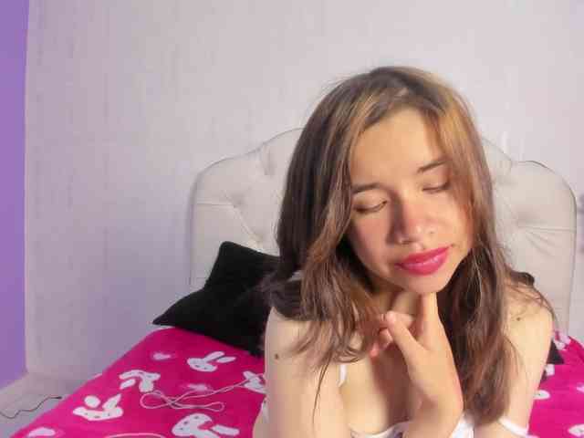 Hot-Barbie-Poku webcam