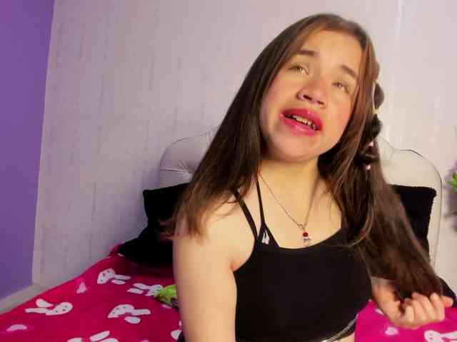 Hot-Barbie-Poku webcam