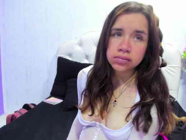 Hot-Barbie-Poku webcam