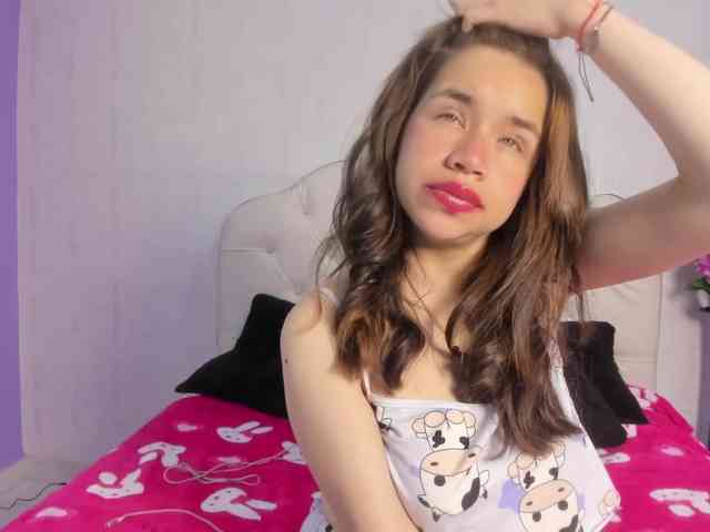 Hot-Barbie-Poku webcam