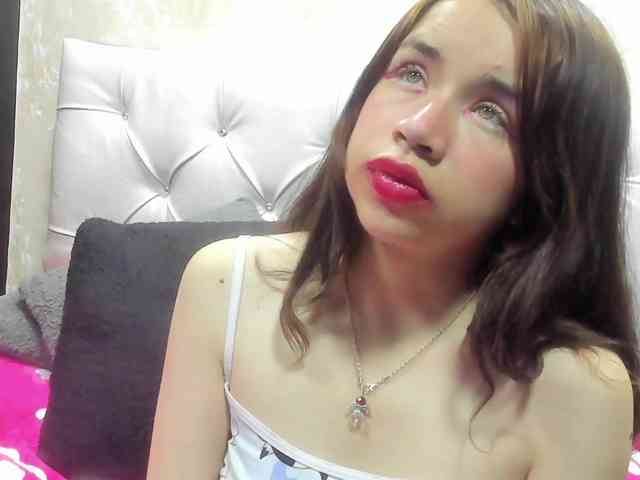 Hot-Barbie-Poku webcam