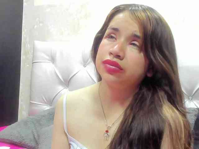 Hot-Barbie-Poku webcam