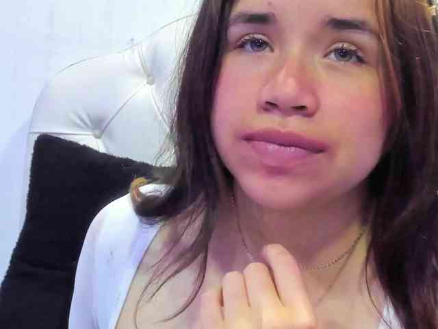 Hot-Barbie-Poku webcam