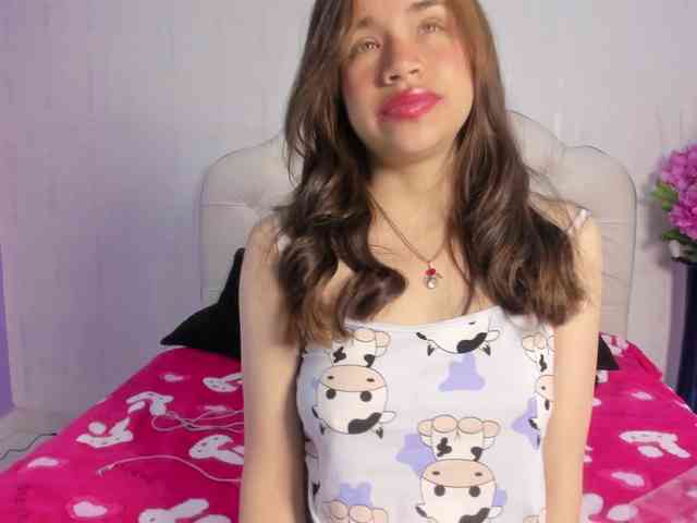 Hot-Barbie-Poku webcam