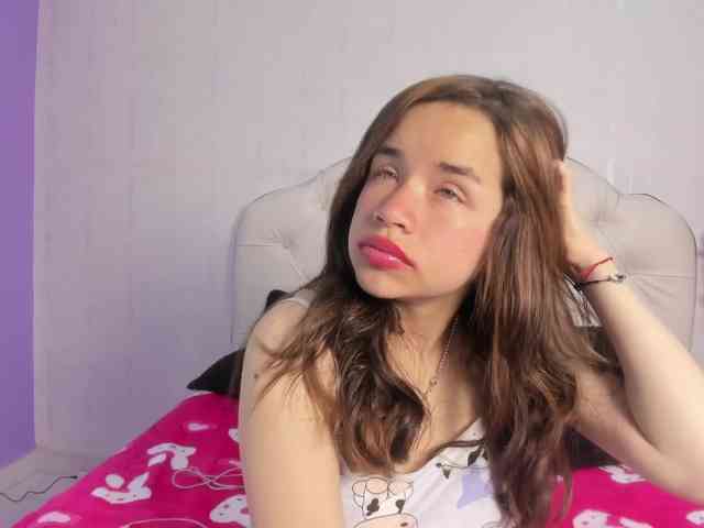 Hot-Barbie-Poku webcam