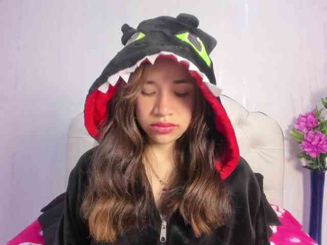 Hot-Barbie-Poku webcam