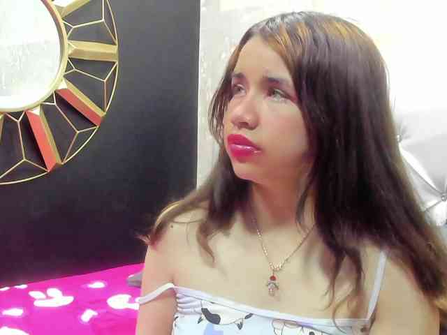 Hot-Barbie-Poku webcam