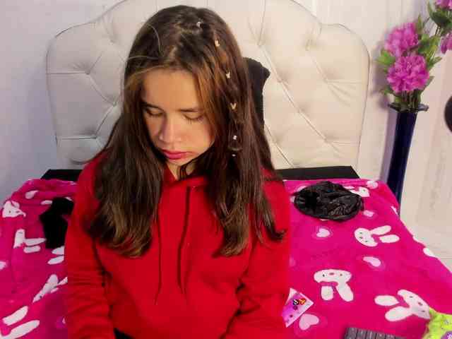 Hot-Barbie-Poku webcam